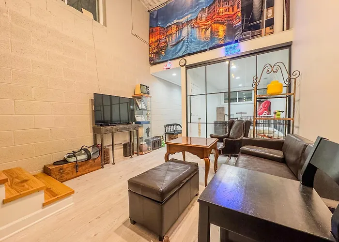 Comfort West Urban Loft House *